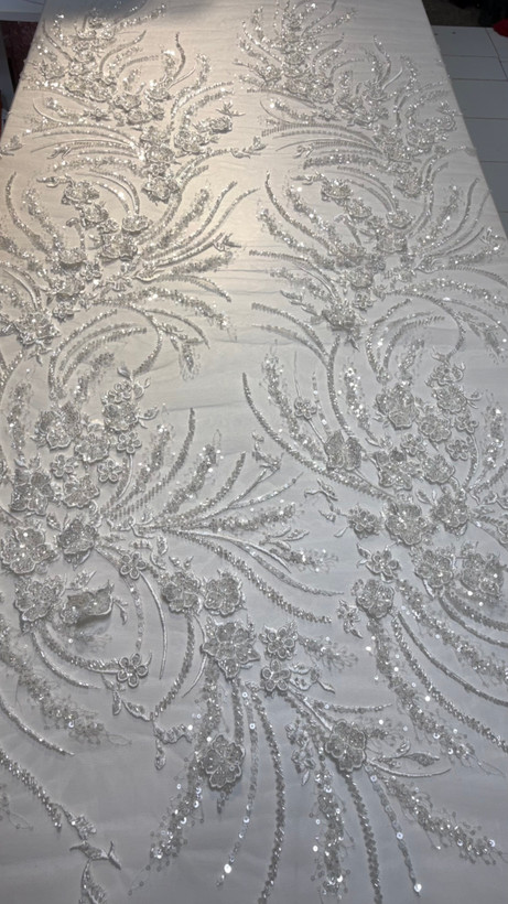 تور سفید عروس مجلسی کار شده