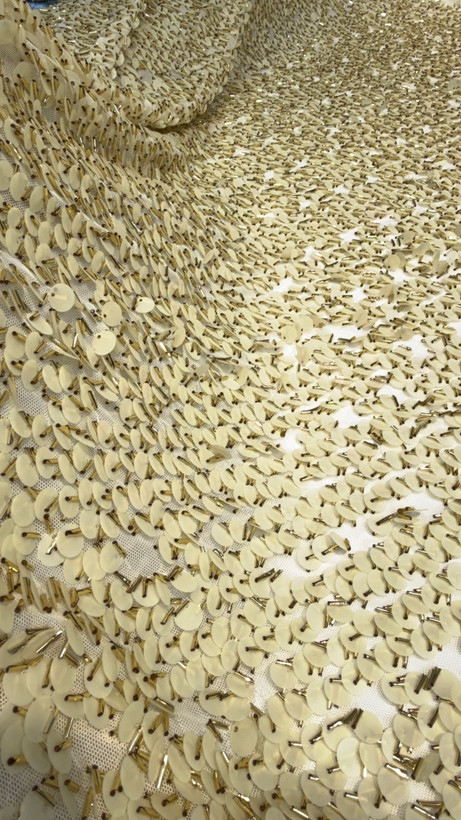 نمای نزدیک رنگ کرم شیری