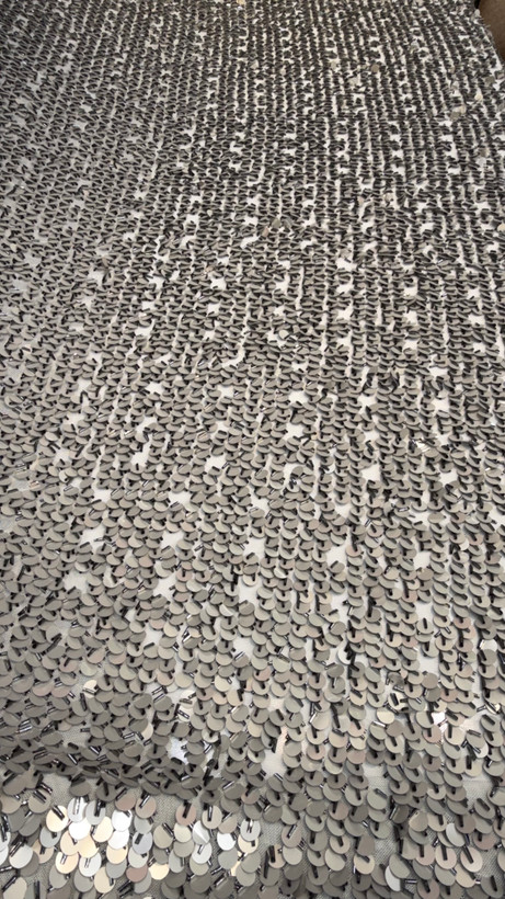 رنگ نقره ای